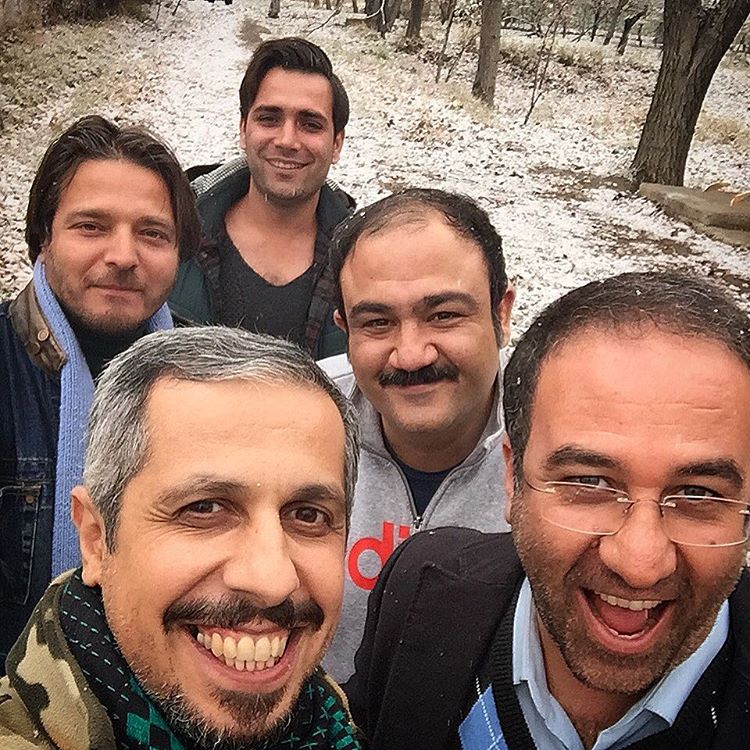 سلفی جواد رضویان و همکارانش در برف زمستانی آذر 94